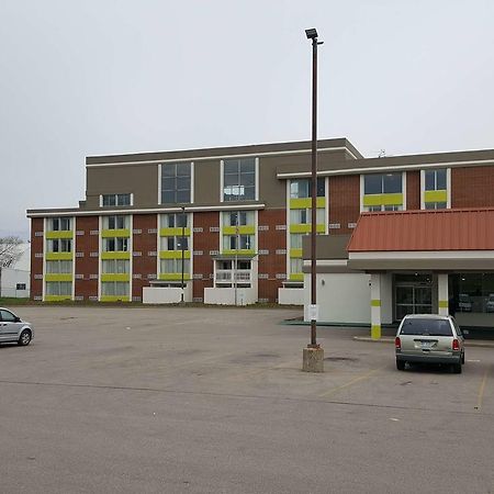 Days Inn & Suites By Wyndham Grand Rapids Near Downtown Wyoming Bagian luar foto