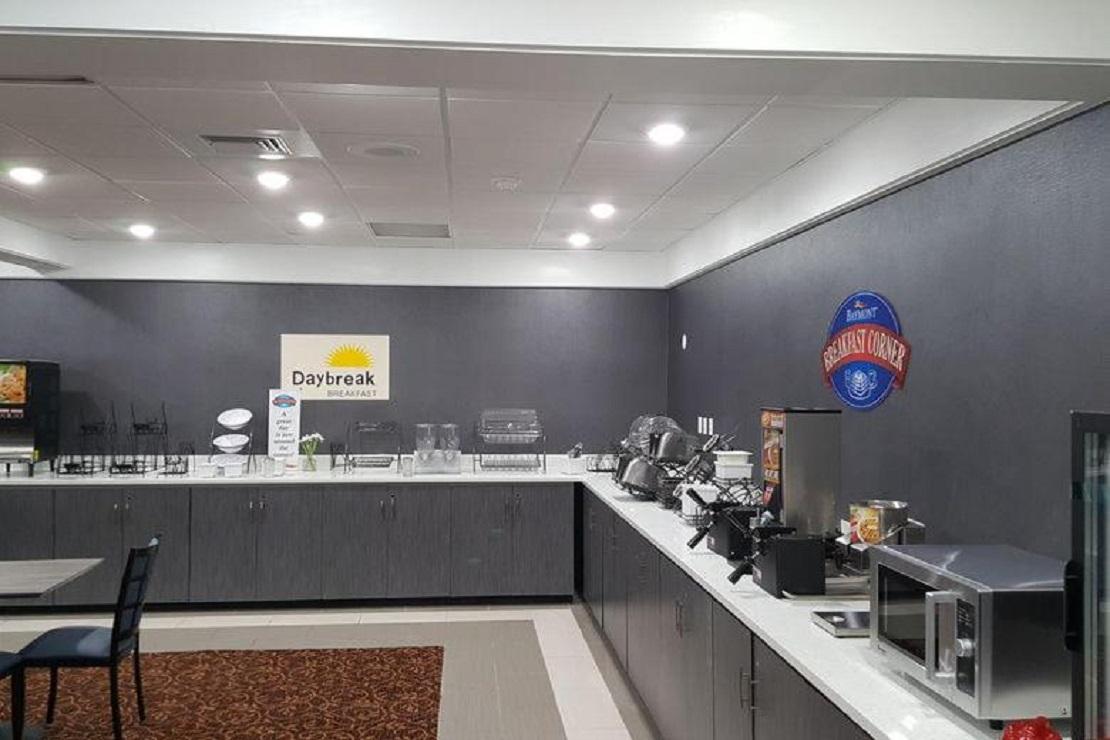 Days Inn & Suites By Wyndham Grand Rapids Near Downtown Wyoming Bagian luar foto