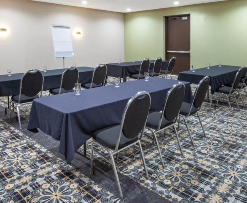 Days Inn & Suites By Wyndham Grand Rapids Near Downtown Wyoming Bagian luar foto