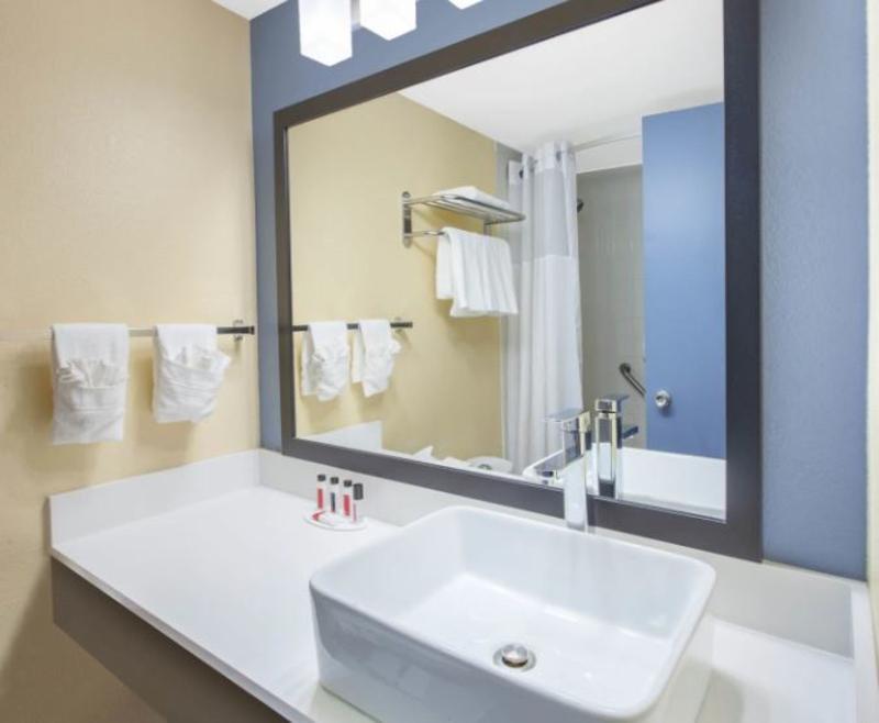 Days Inn & Suites By Wyndham Grand Rapids Near Downtown Wyoming Bagian luar foto